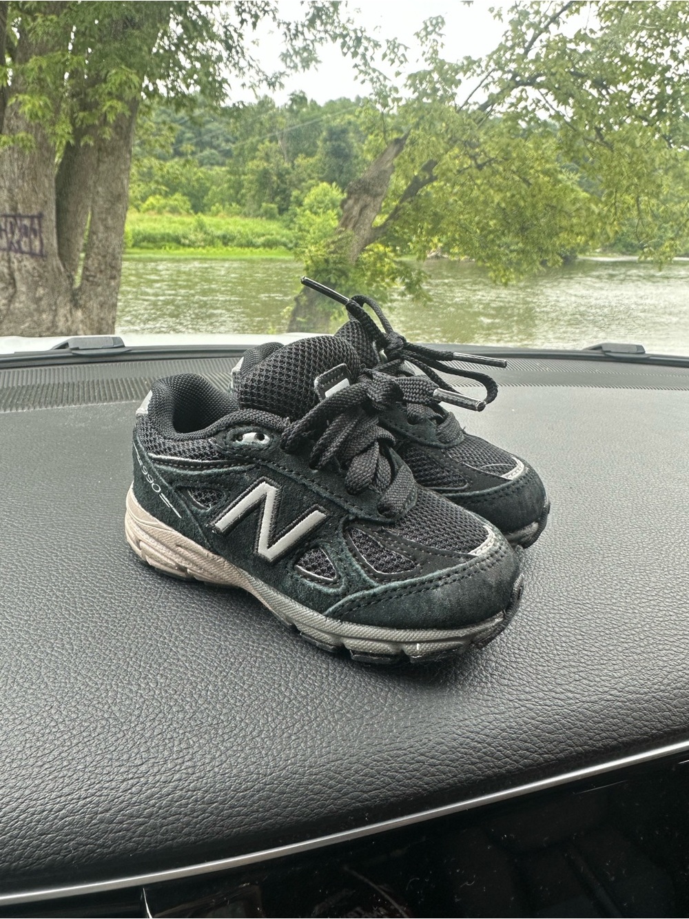 New Balance 990 Kids Black and Gray Athletic Sneakers